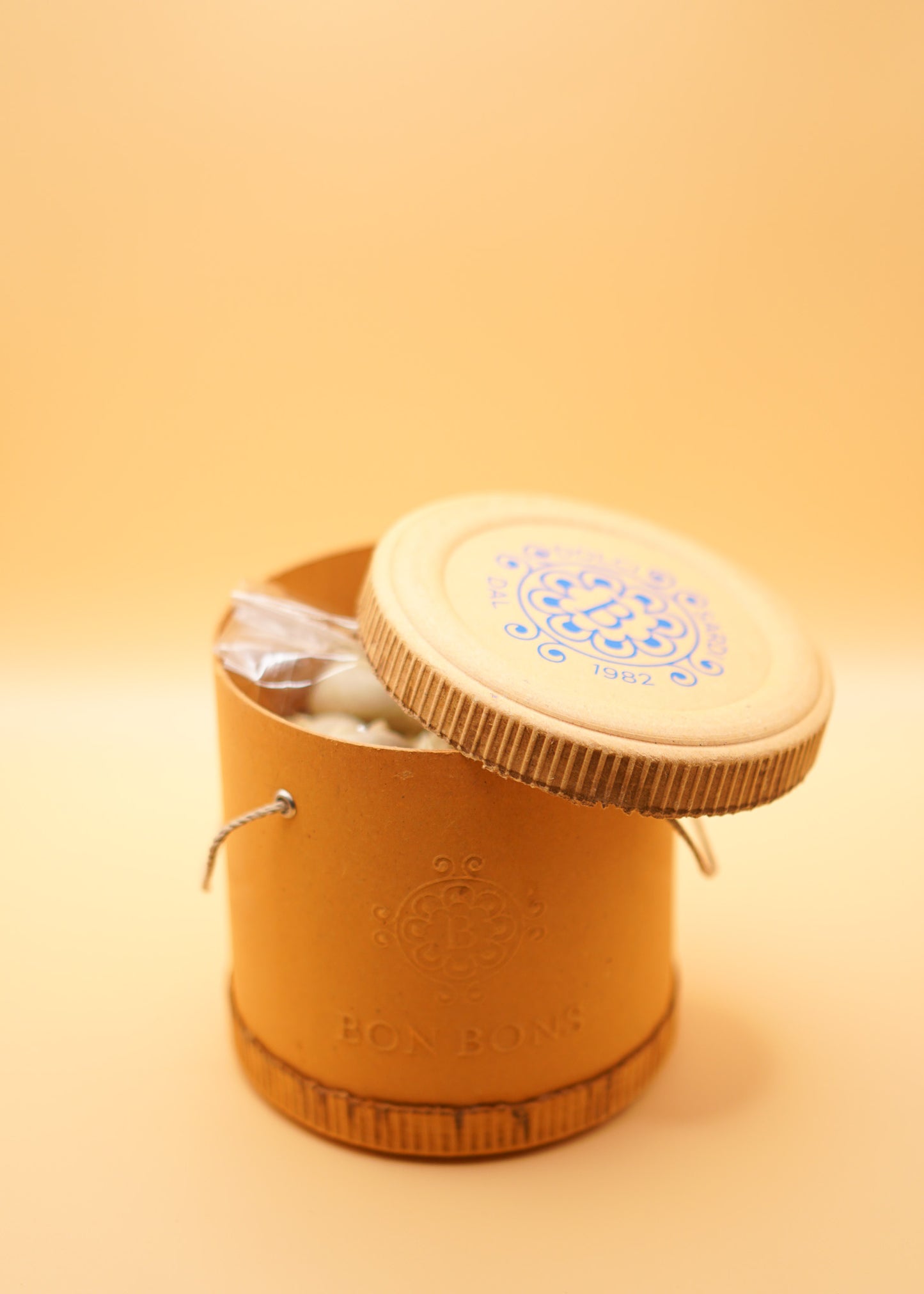 Tiricche di mandorle e miele in mini cappelliera da 400g
