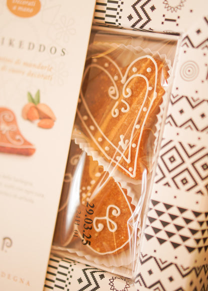 Corikeddos - Croccantini di mandorle a cuore decorati (180 g)